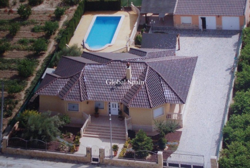 Odsprzedaż - WILLA  -
ORIHUELA - LOS DESEMPARADOS