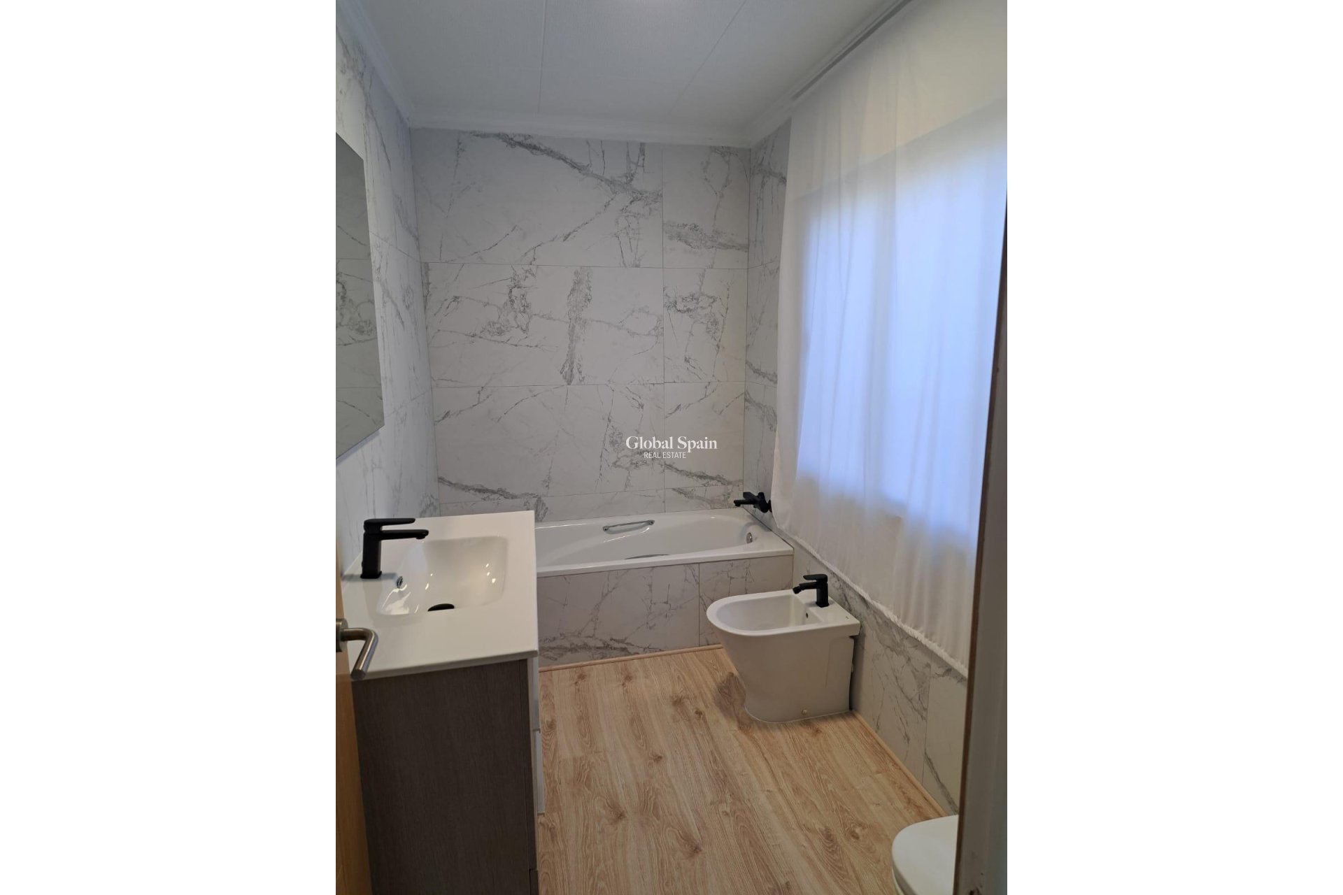 Odsprzedaż - WILLA  -
ORIHUELA - Los Huertos