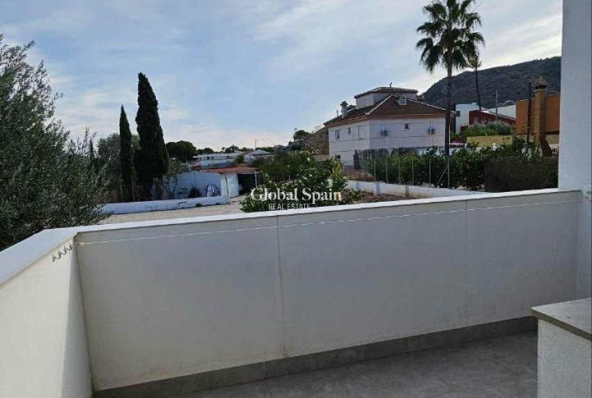 Odsprzedaż - WILLA  -
ORIHUELA - Urb. Montepinar
