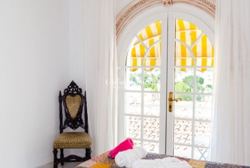 Odsprzedaż - WILLA  -
ORXETA - 