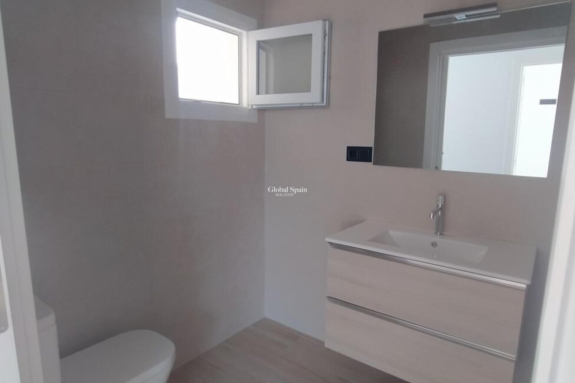 Odsprzedaż - Willa Penthouse -
TORREVIEJA - Aguas Nuevas