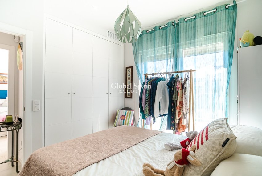 Odsprzedaż - WILLA  -
PILAR DE LA HORADADA