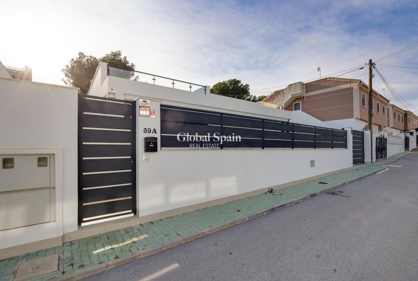 Odsprzedaż - WILLA  -
PINAR DE CAMPOVERDE - Inland