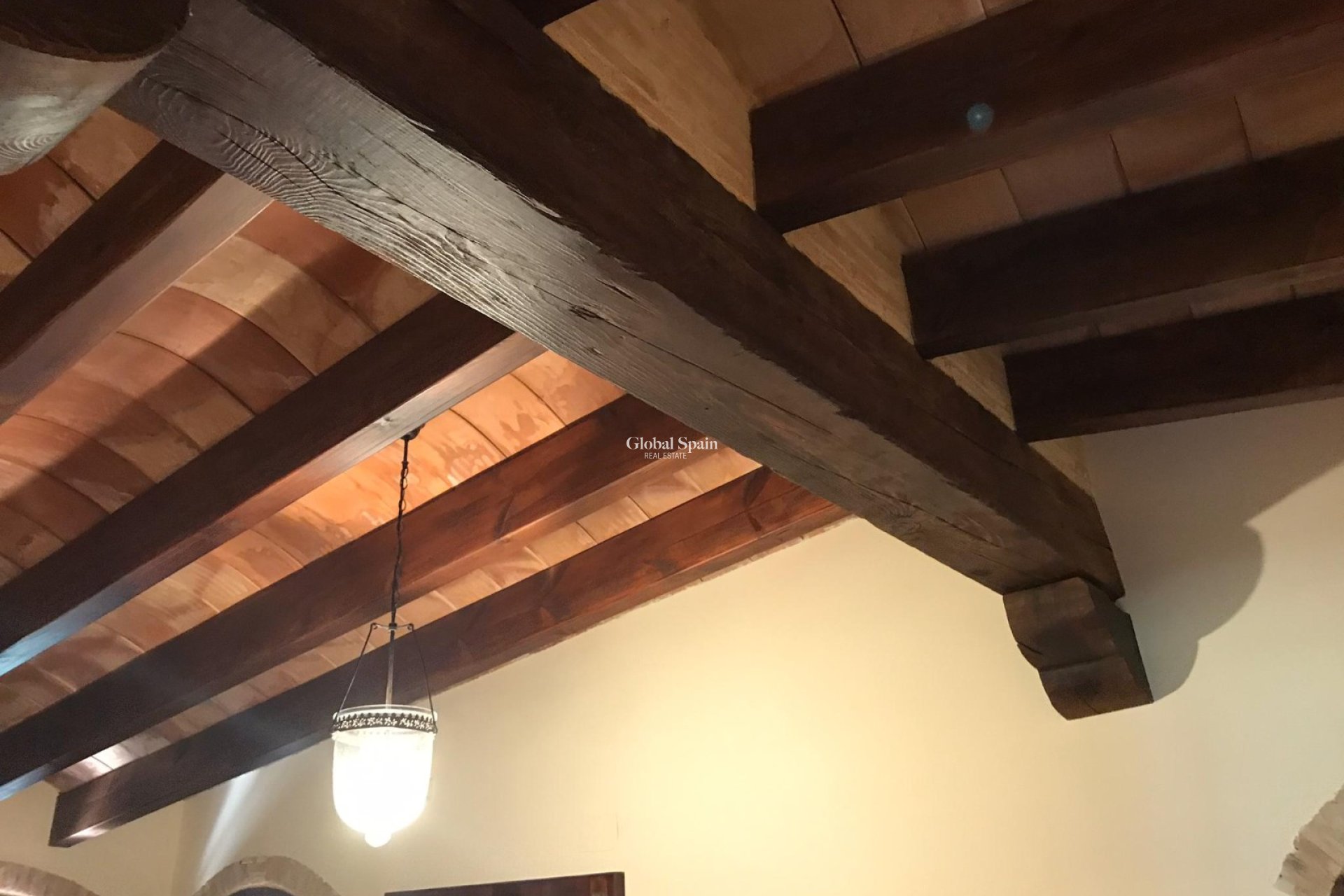 Odsprzedaż - WILLA  -
RIÓPAR - Riopar