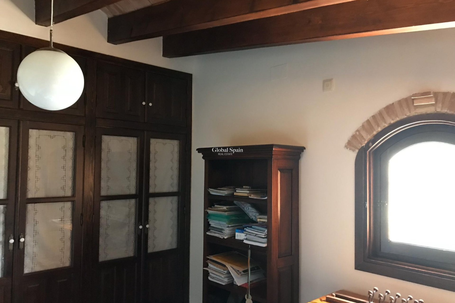 Odsprzedaż - WILLA  -
RIÓPAR - Riopar