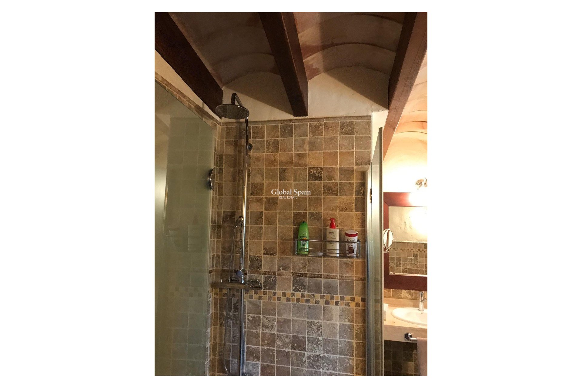 Odsprzedaż - WILLA  -
RIÓPAR - Riopar