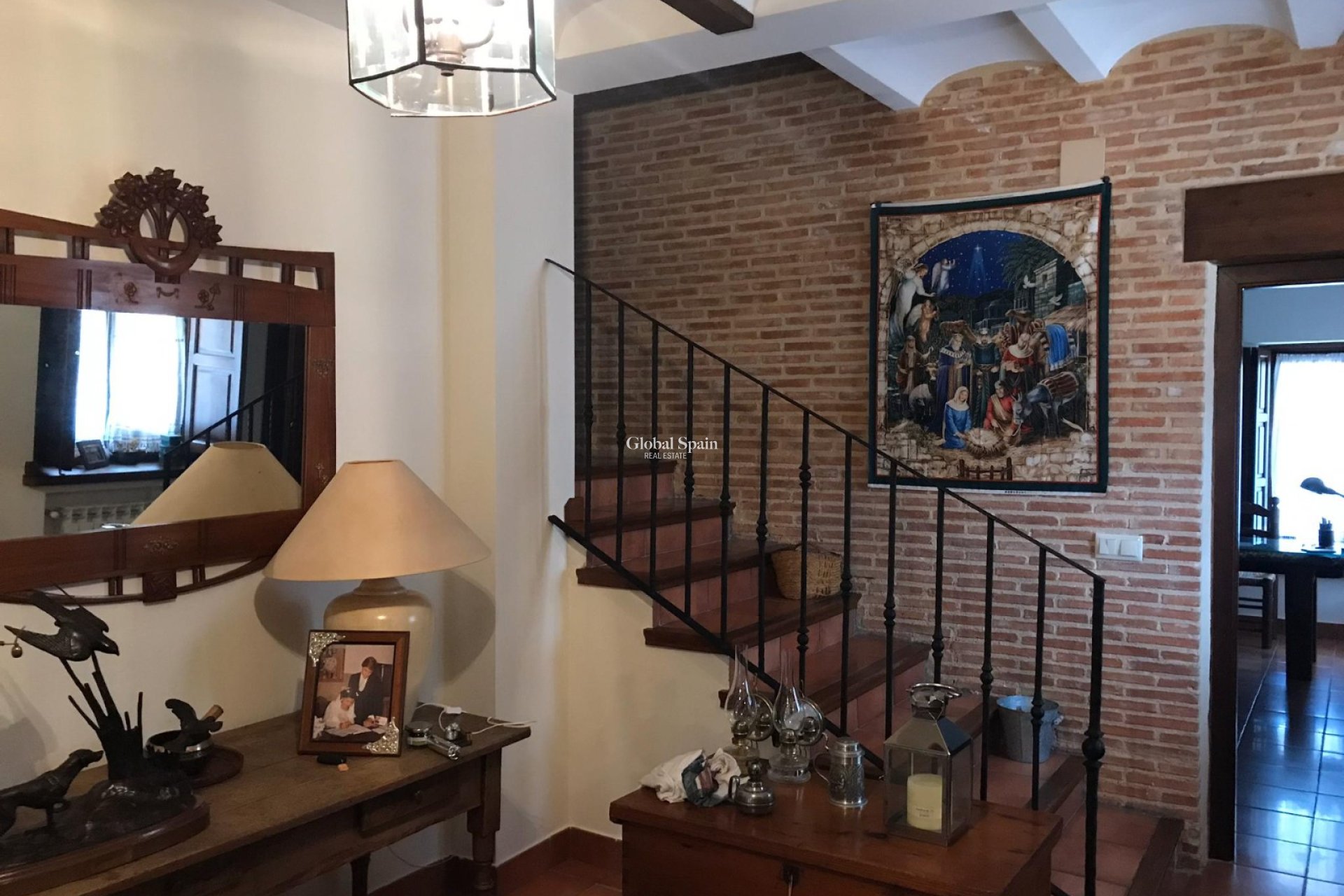 Odsprzedaż - WILLA  -
RIÓPAR - Riopar