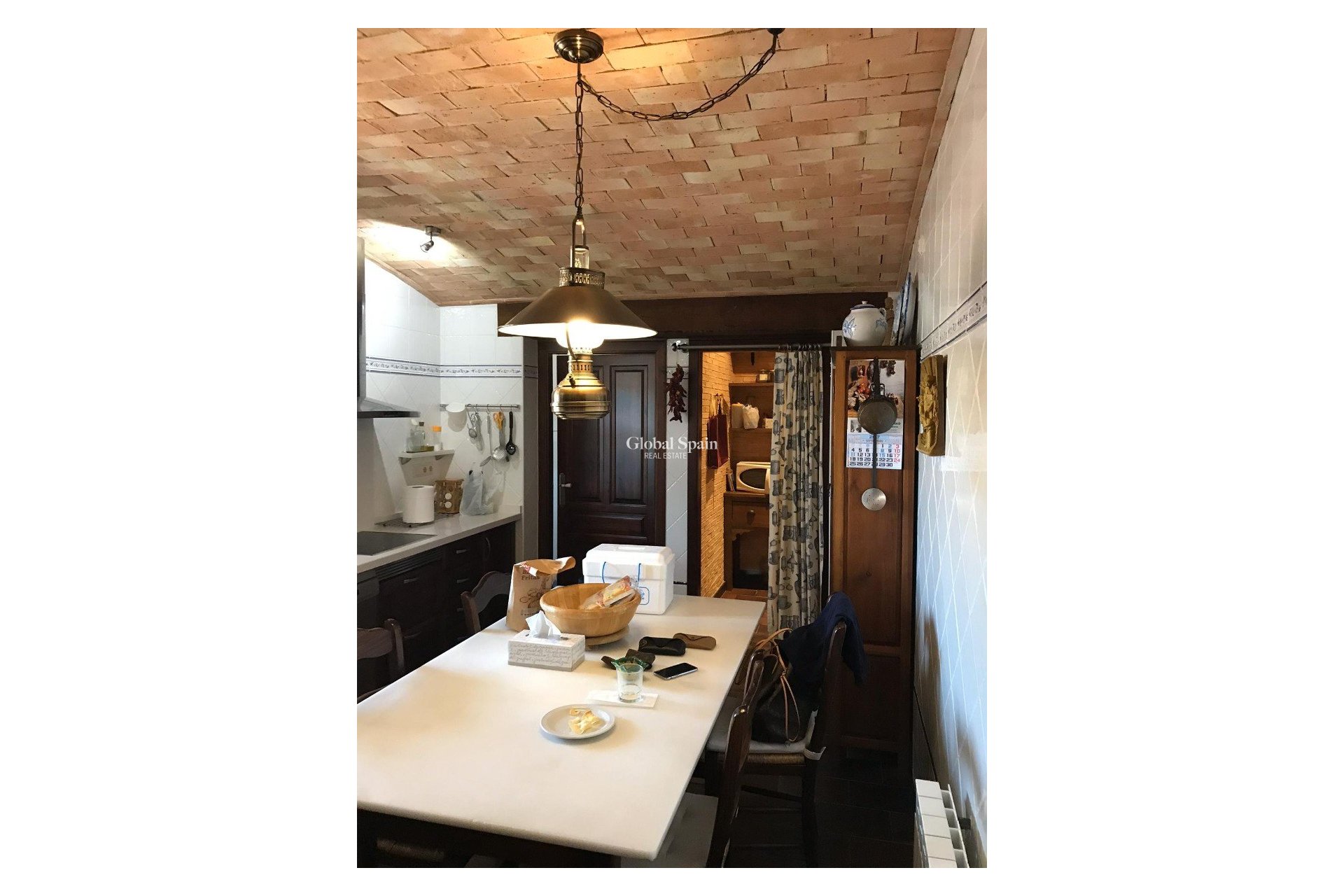 Odsprzedaż - WILLA  -
RIÓPAR - Riopar