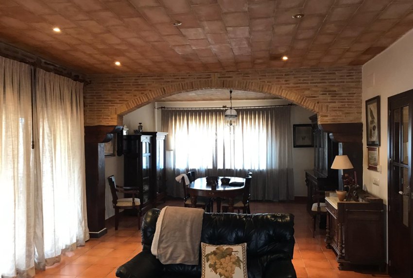 Odsprzedaż - WILLA  -
RIÓPAR - Riopar