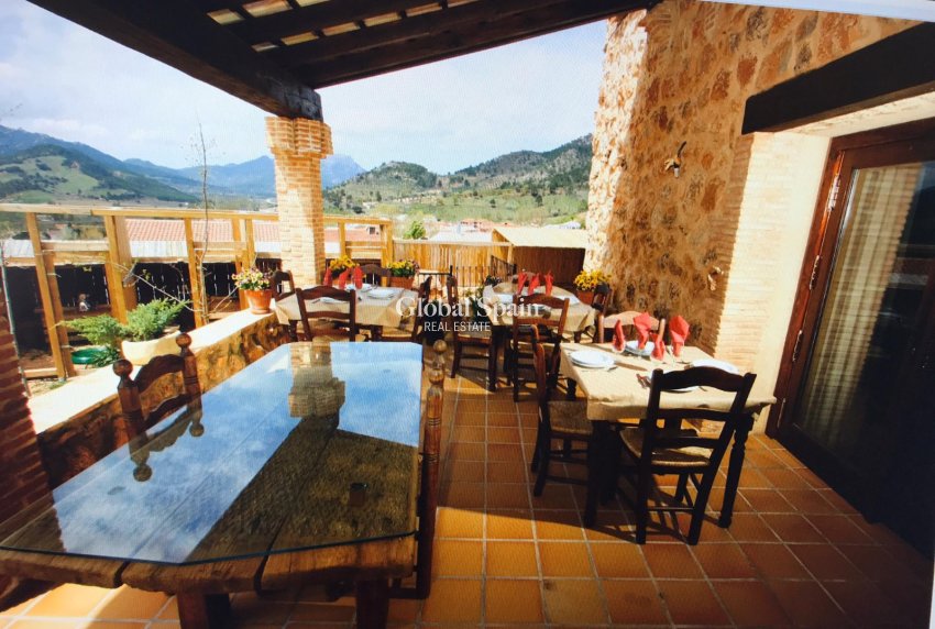 Odsprzedaż - Willa -
Riopar