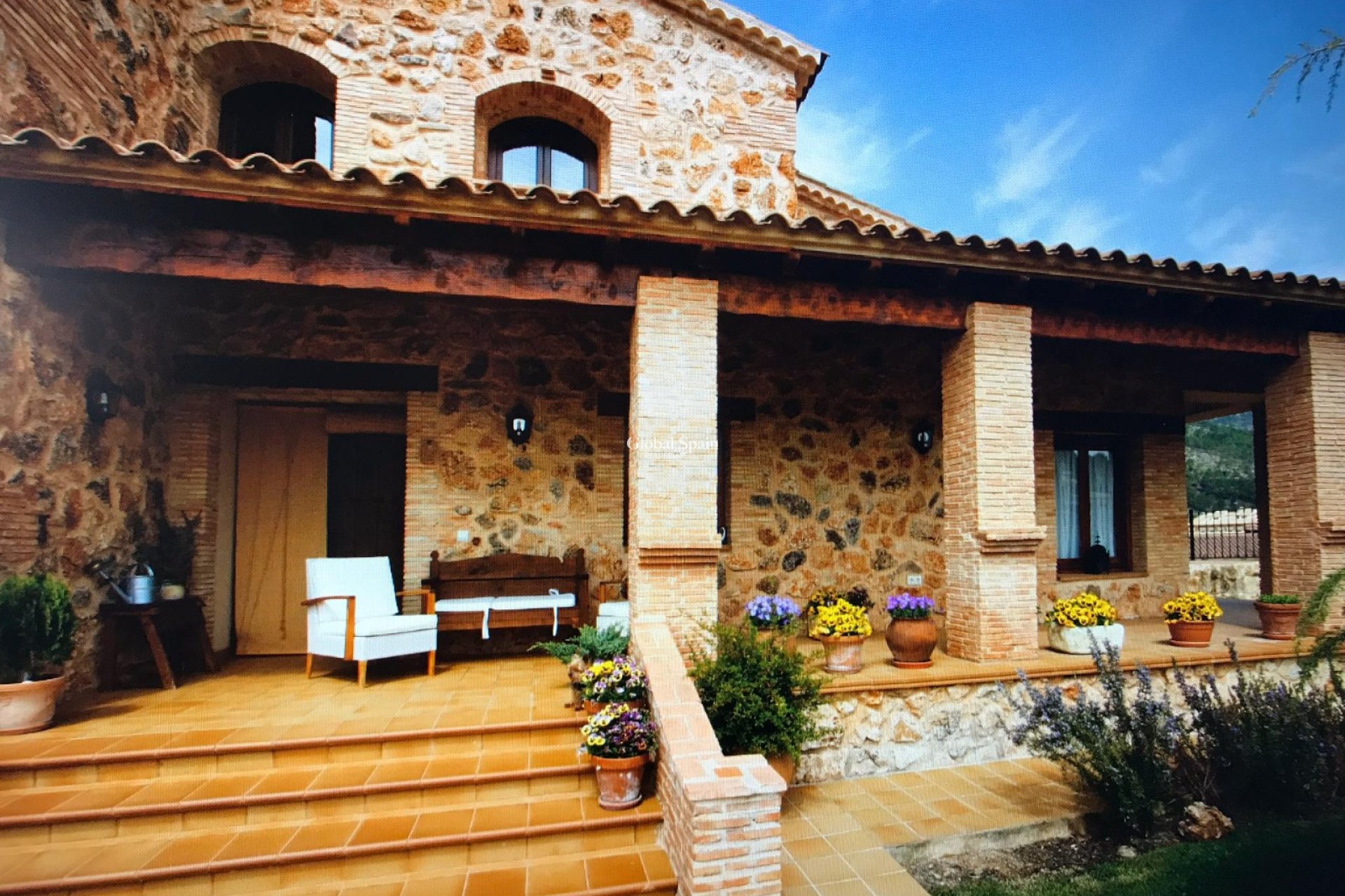 Odsprzedaż - Willa -
Riopar