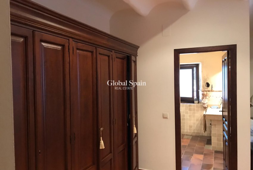 Odsprzedaż - Willa -
Riopar