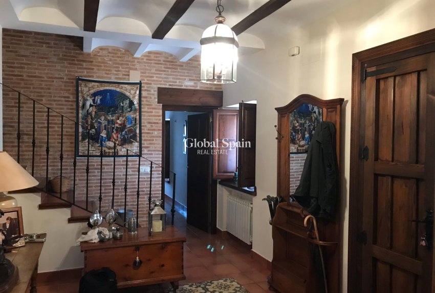 Odsprzedaż - Willa -
Riopar