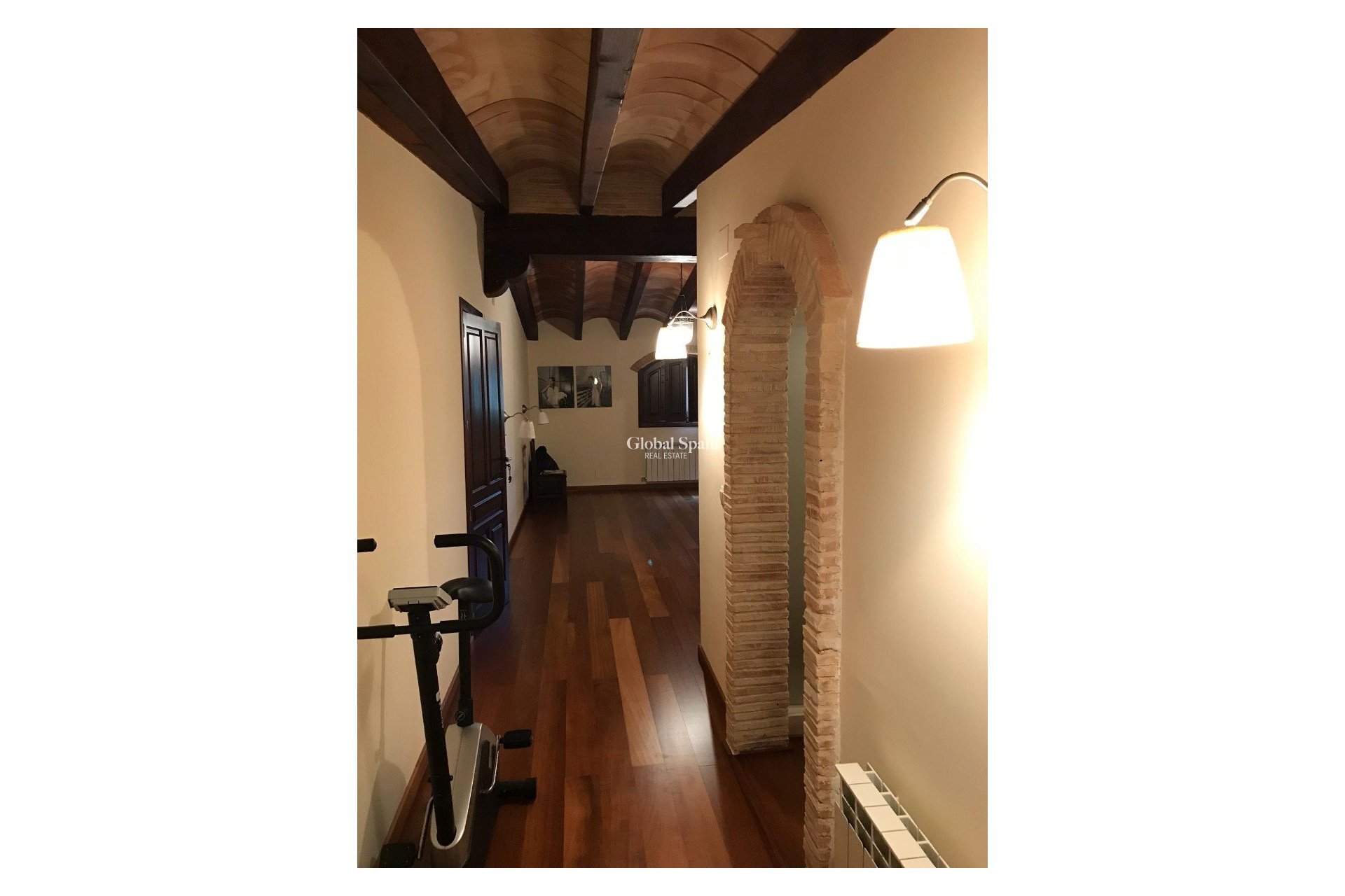 Odsprzedaż - Willa -
Riopar