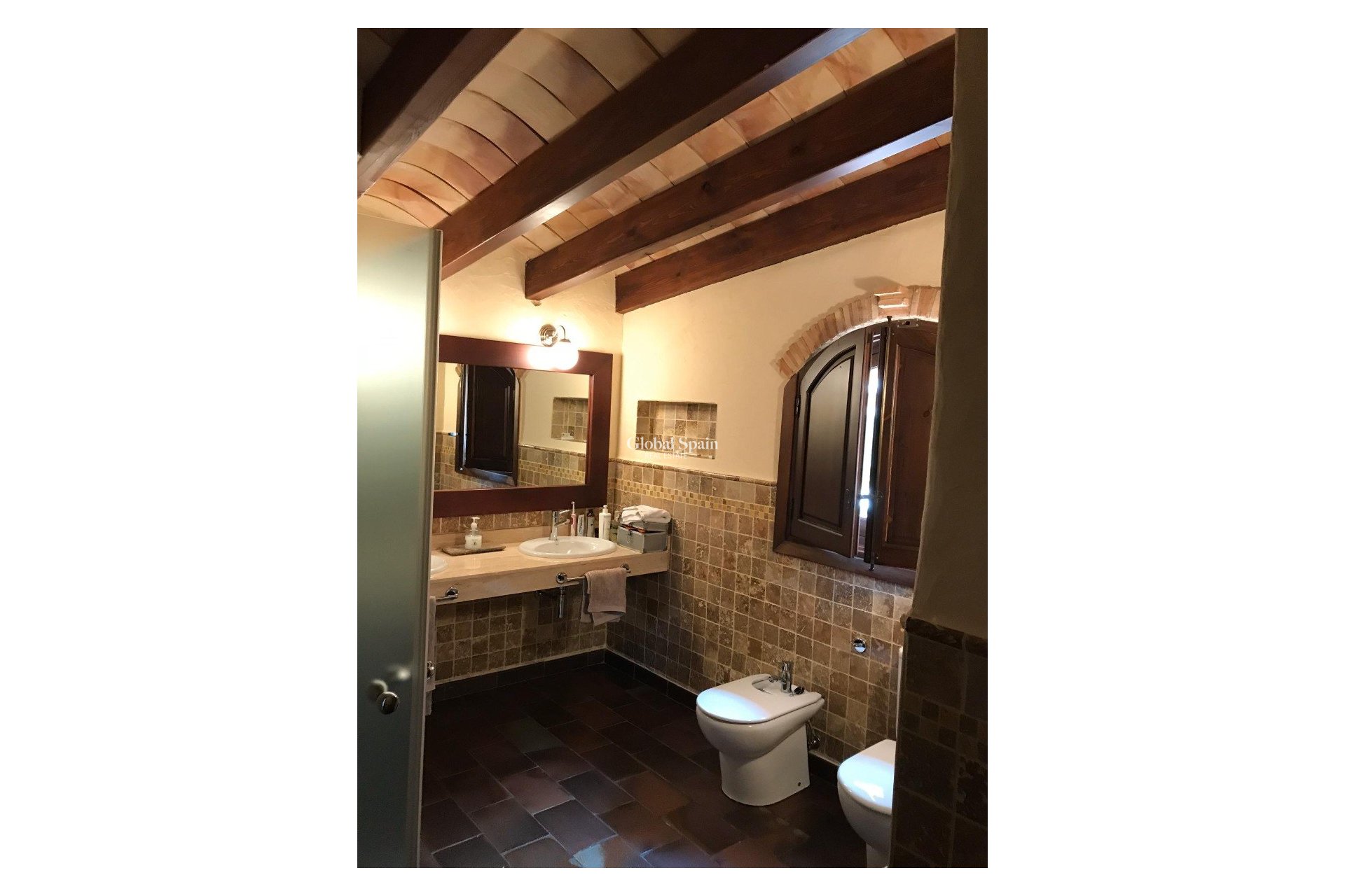 Odsprzedaż - Willa -
Riopar