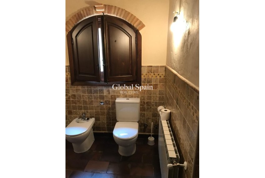 Odsprzedaż - Willa -
Riopar