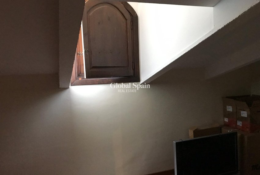 Odsprzedaż - Willa -
Riopar