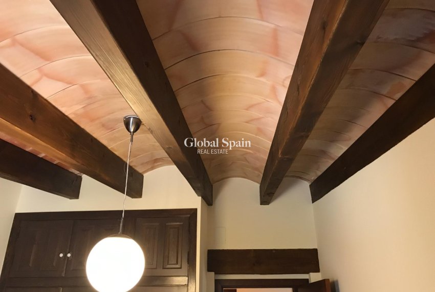 Odsprzedaż - Willa -
Riopar