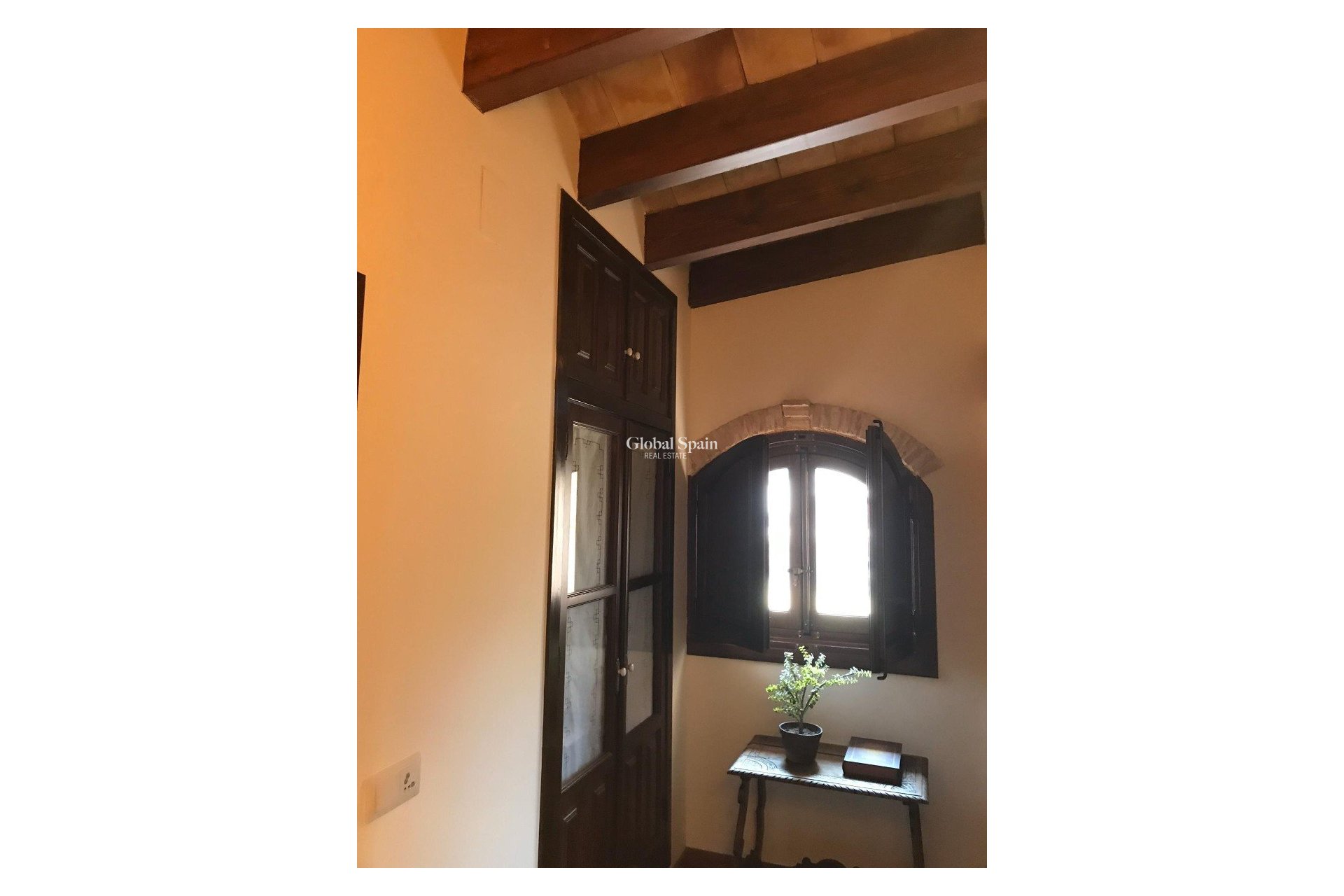 Odsprzedaż - Willa -
Riopar