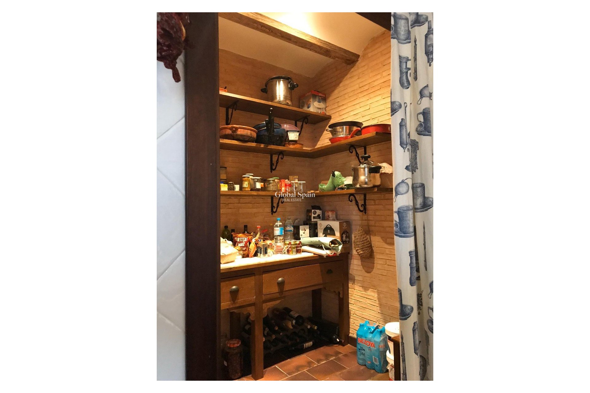 Odsprzedaż - Willa -
Riopar