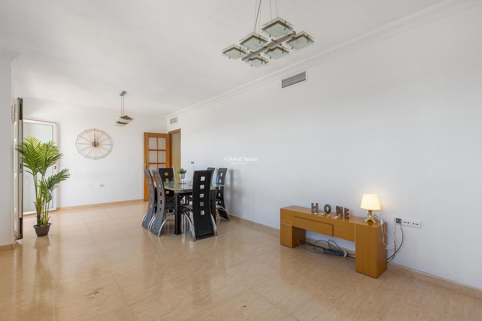 Odsprzedaż - WILLA  -
ROJALES - Campo De Golf La Marquesa