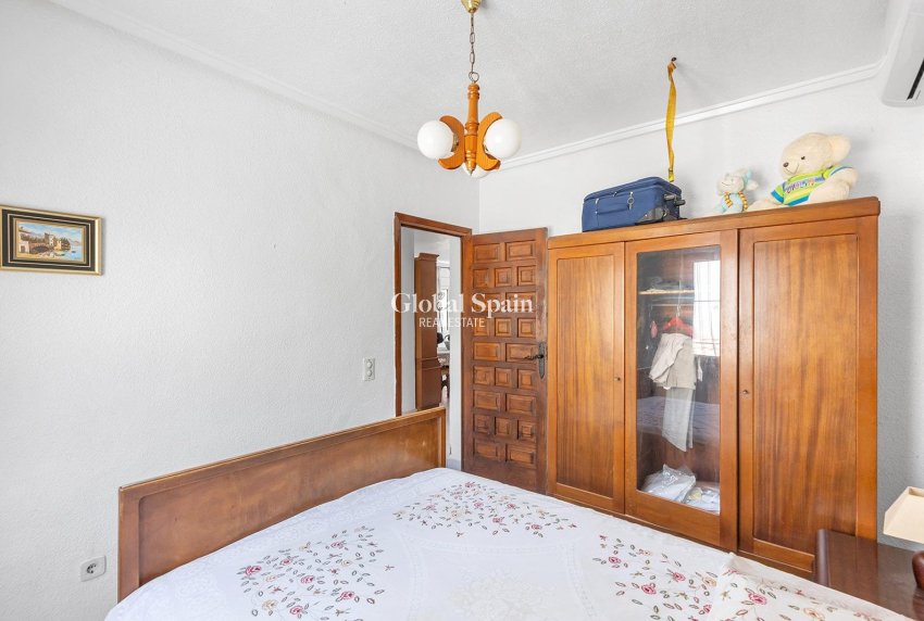 Odsprzedaż - WILLA  -
ROJALES - Centro de la Ciudad Quesada