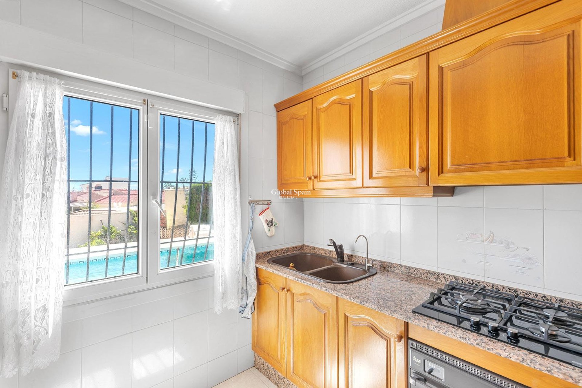 Odsprzedaż - WILLA  -
ROJALES - Centro de la Ciudad Quesada