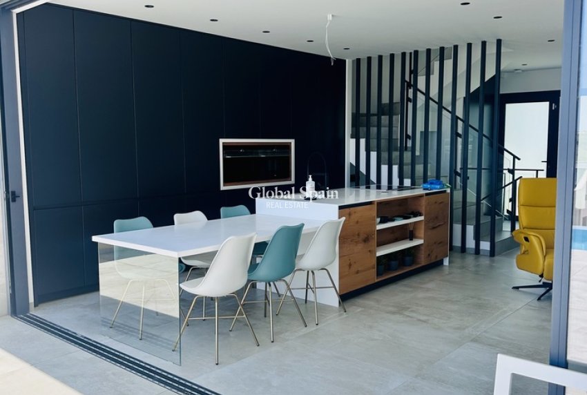 Odsprzedaż - WILLA  -
ROJALES - Costa Blanca