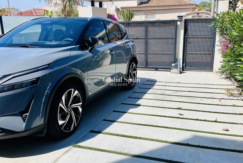 Odsprzedaż - WILLA  -
ROJALES - Costa Blanca