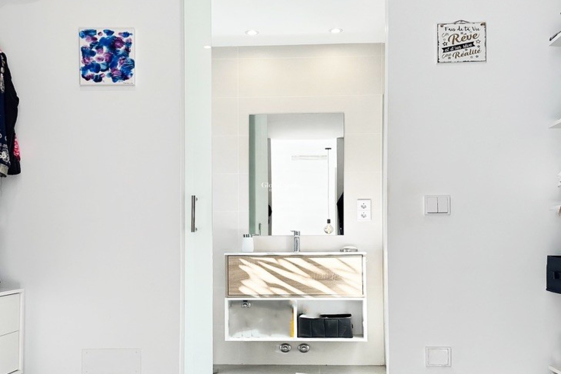 Odsprzedaż - WILLA  -
ROJALES - Inland