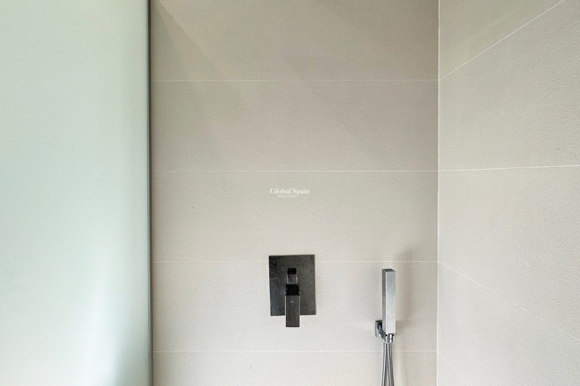 Odsprzedaż - WILLA  -
ROJALES - Inland