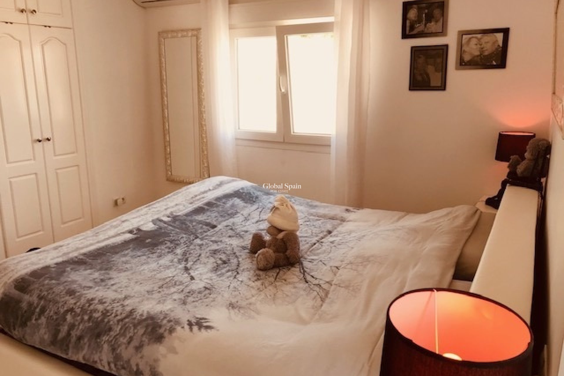 Odsprzedaż - WILLA  -
ROJALES - Inland