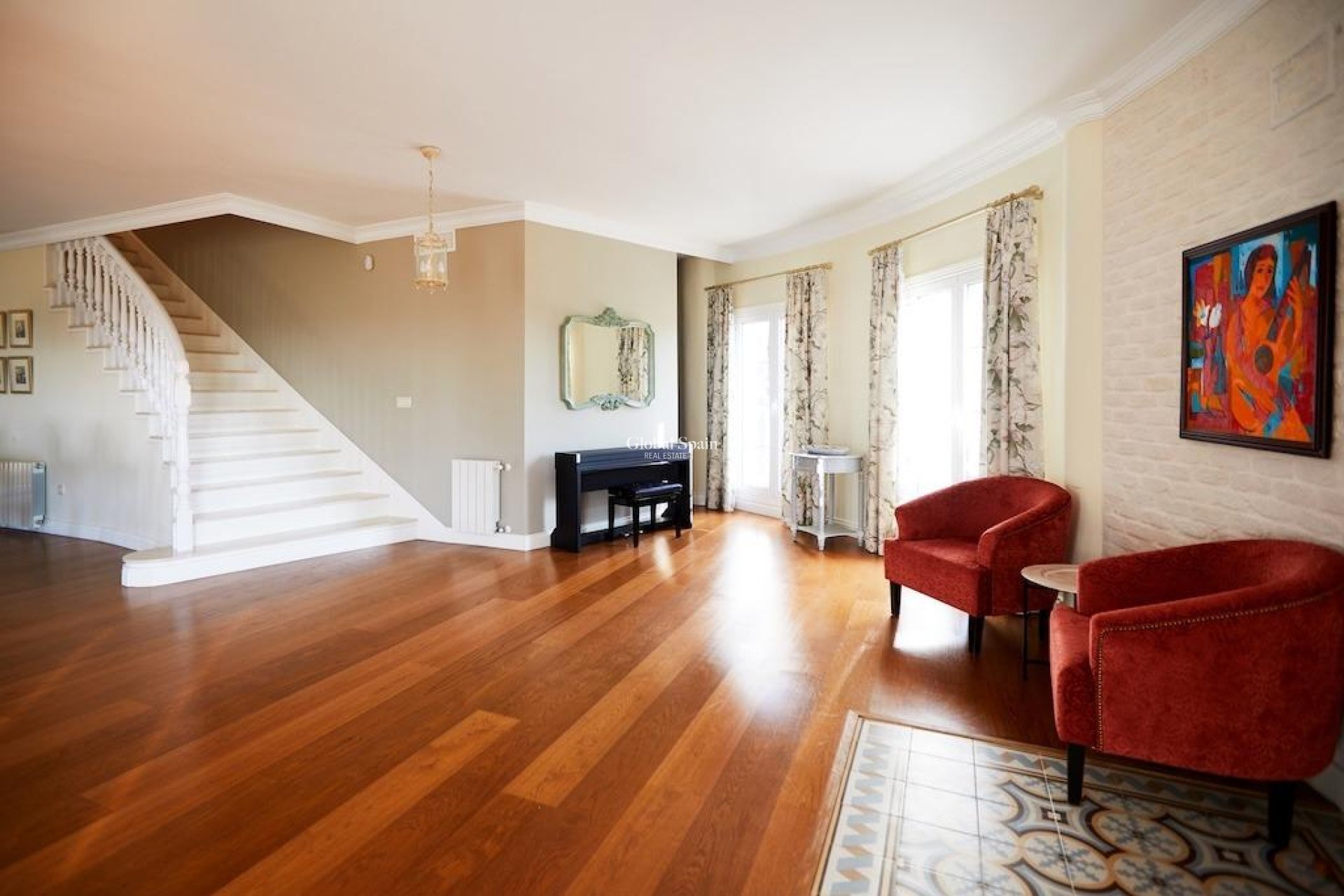 Odsprzedaż - WILLA  -
ROJALES - Inland