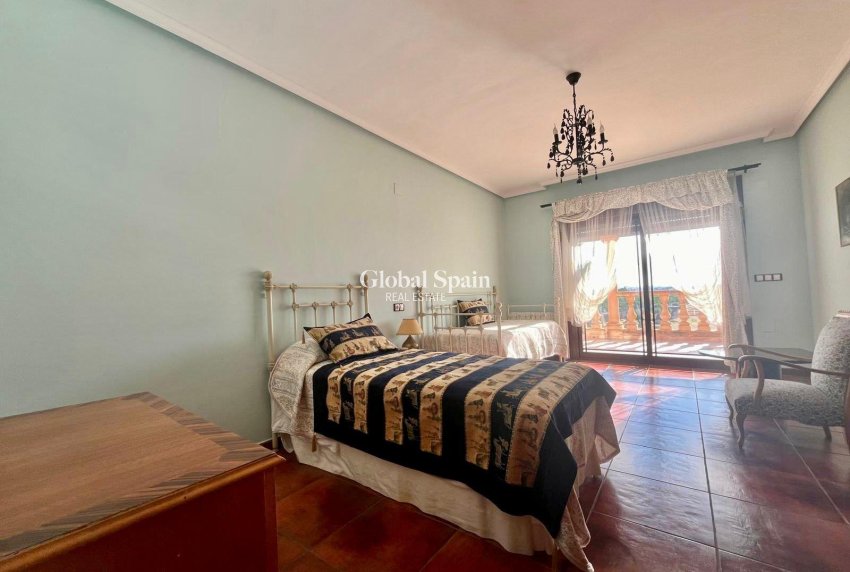 Odsprzedaż - WILLA  -
ROJALES - La Vega Baja