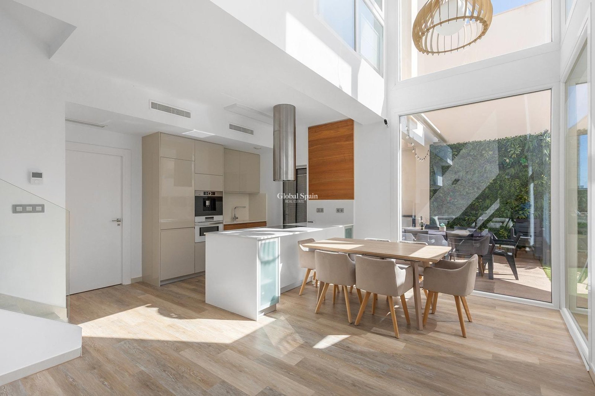 Odsprzedaż - WILLA  -
ROJALES - Pueblo bravo