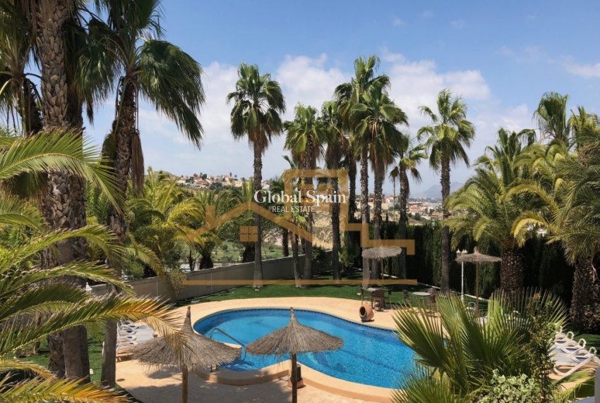 Odsprzedaż - Willa -
ROJALES - 