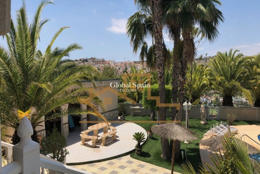 Odsprzedaż - Willa -
ROJALES - 