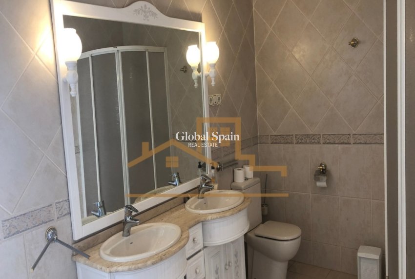 Odsprzedaż - Willa -
ROJALES - 