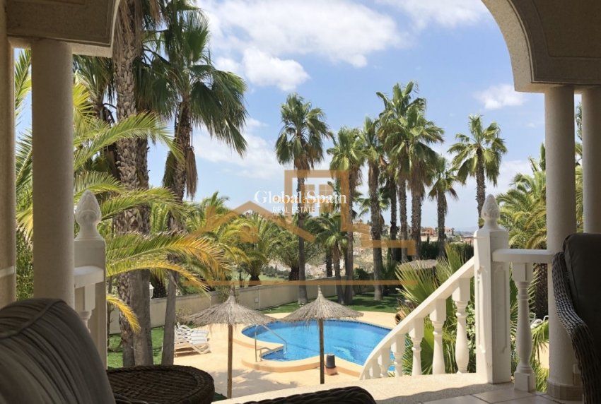 Odsprzedaż - Willa -
ROJALES - 