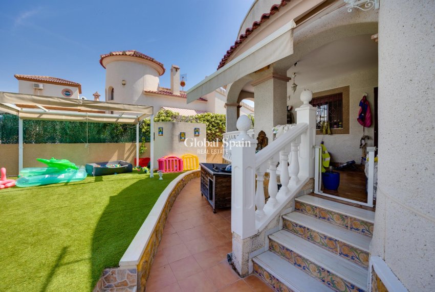 Odsprzedaż - WILLA  -
SAN FULGENCIO - Costa Blanca