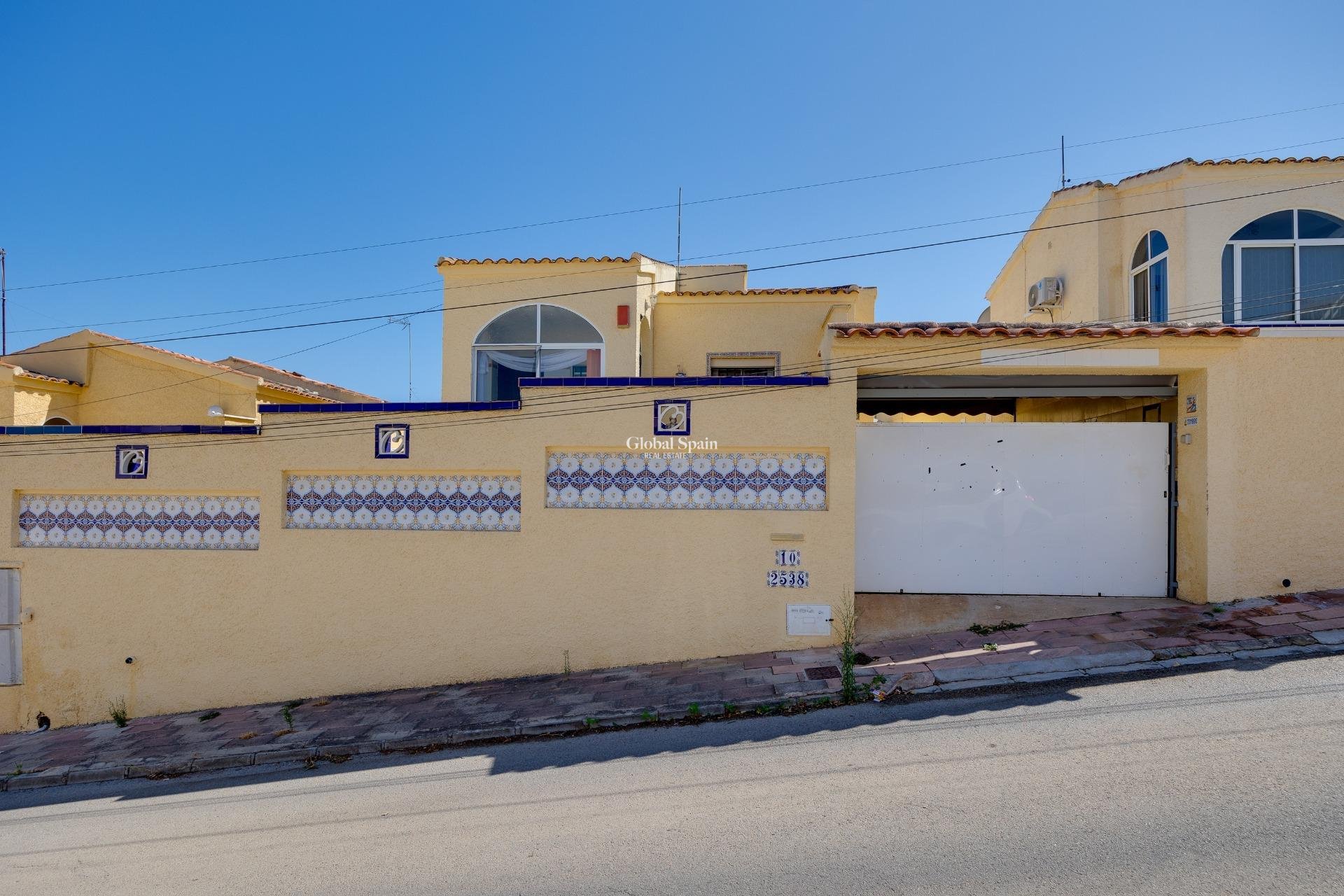 Odsprzedaż - WILLA  -
SAN FULGENCIO - LA MARINA