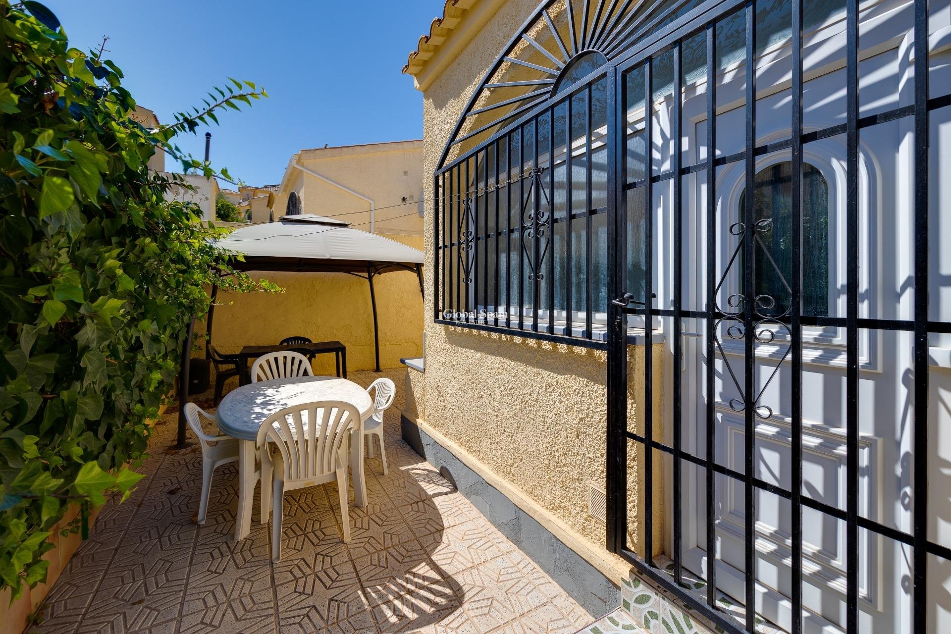 Odsprzedaż - WILLA  -
SAN FULGENCIO - LA MARINA