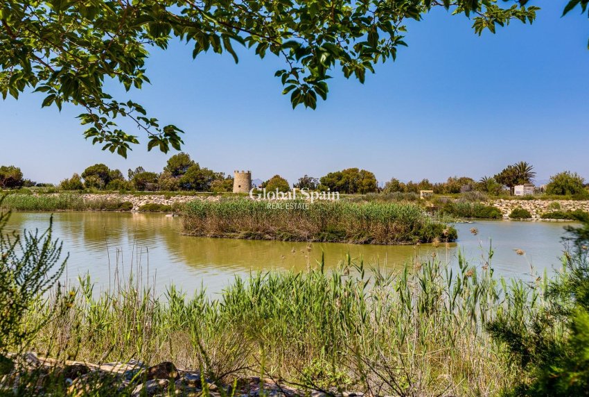 Odsprzedaż - WILLA  -
SAN FULGENCIO - LA MARINA