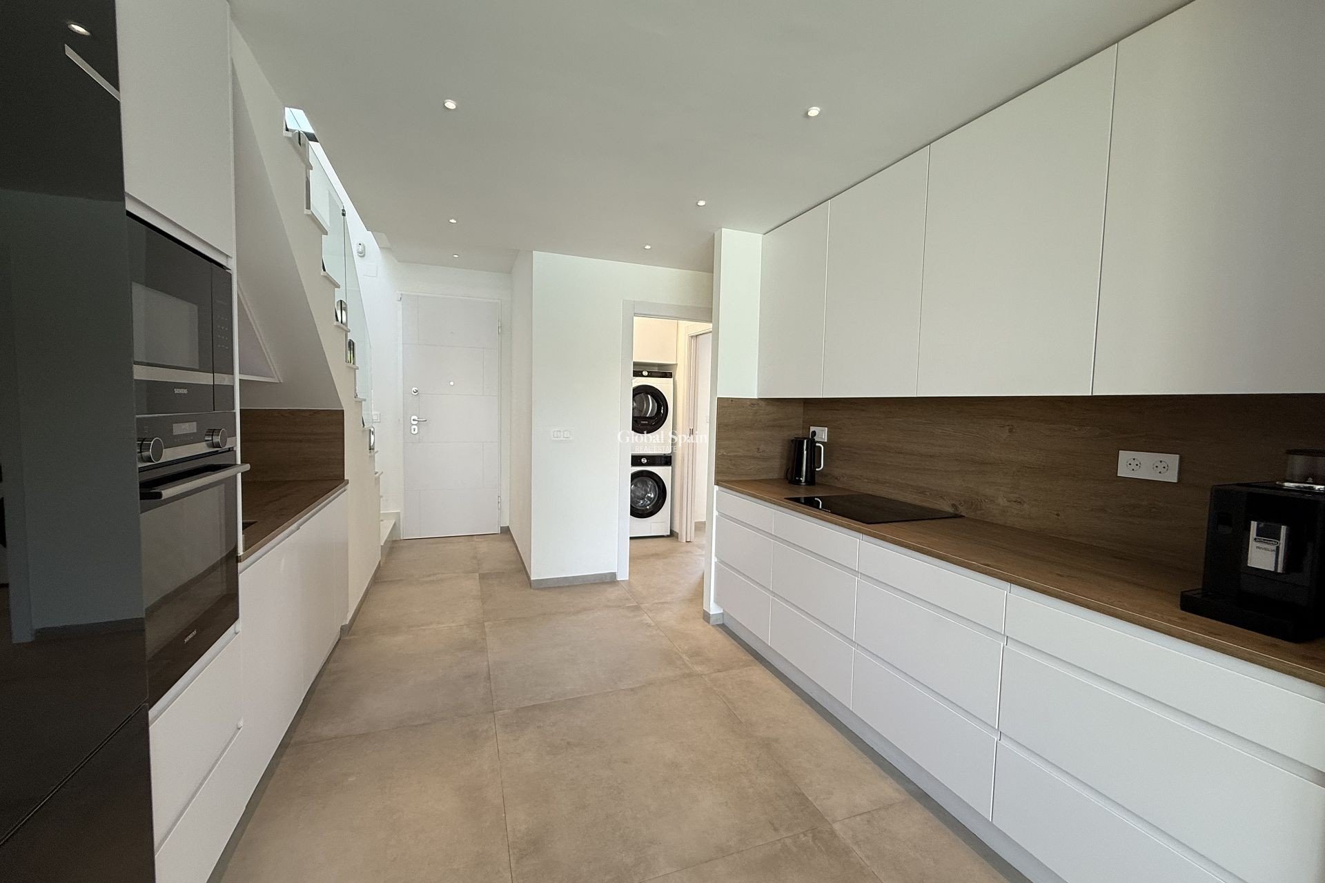 Odsprzedaż - WILLA  -
SAN JAVIER - 