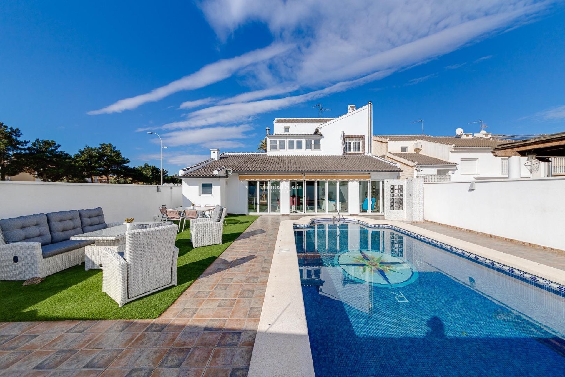 Odsprzedaż - WILLA  -
SAN JAVIER - 