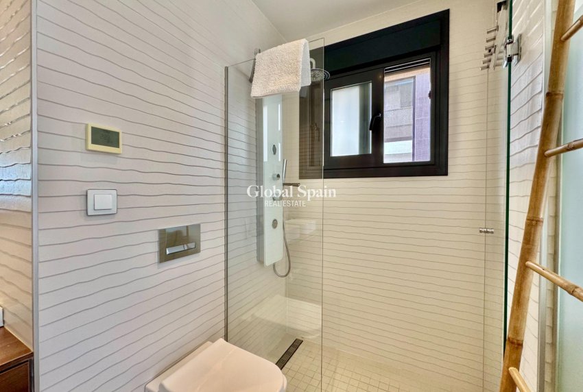 Odsprzedaż - WILLA  -
SAN MIGUEL DE SALINAS - Bellavista