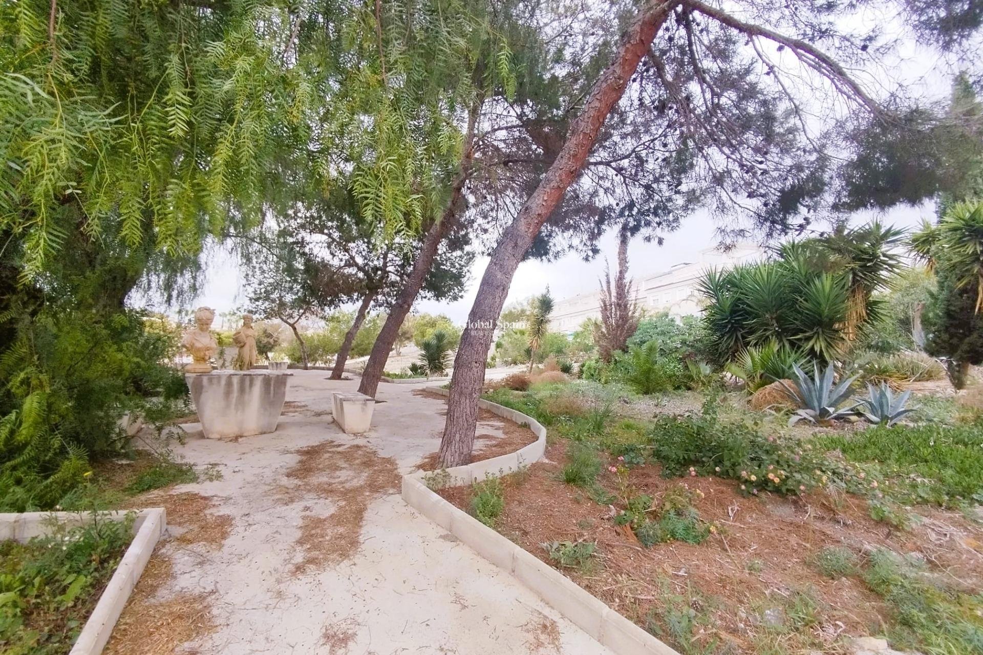 Odsprzedaż - WILLA  -
SAN MIGUEL DE SALINAS - Inland