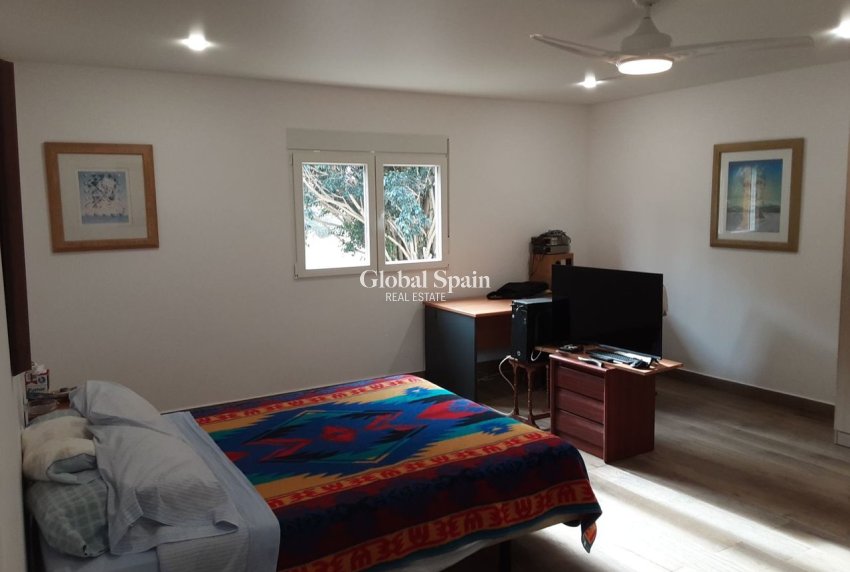 Odsprzedaż - WILLA  -
SAN MIGUEL DE SALINAS - Inland