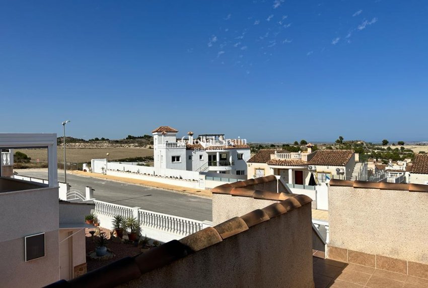 Odsprzedaż - WILLA  -
SAN MIGUEL DE SALINAS - Inland