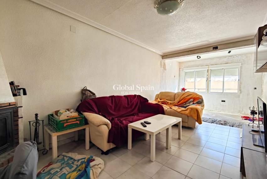 Odsprzedaż - WILLA  -
SAN MIGUEL DE SALINAS - Inland